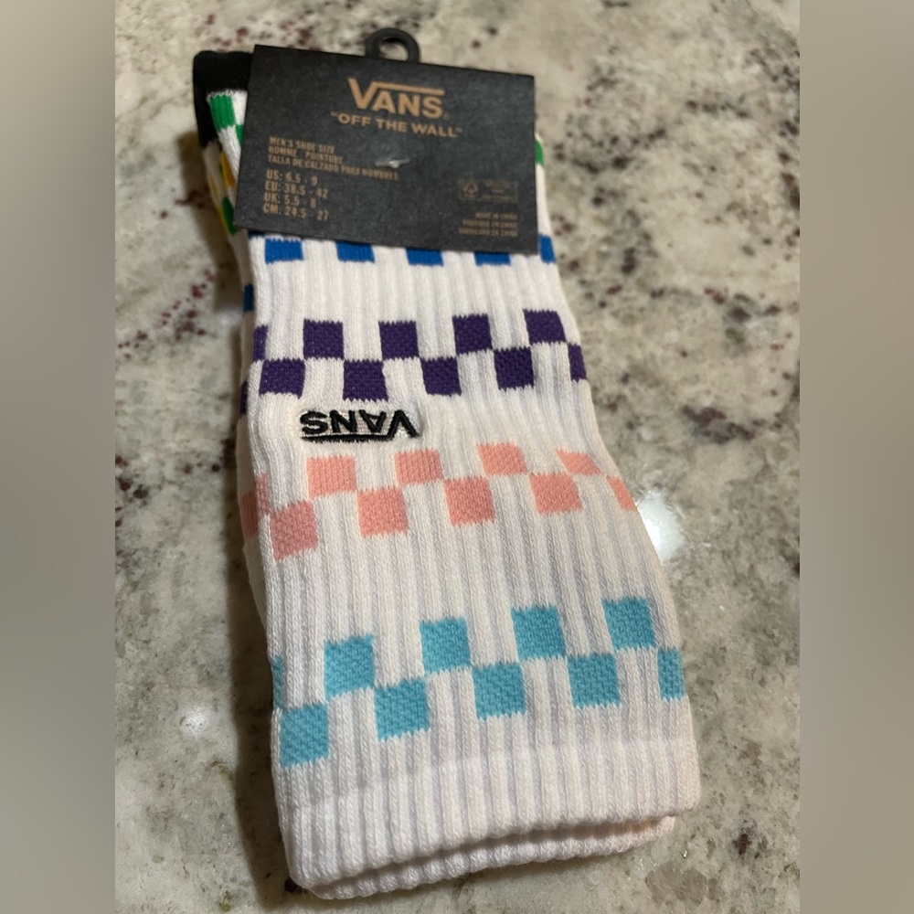 Vans new socks fits men size 5-9 - Picture 2 of 3